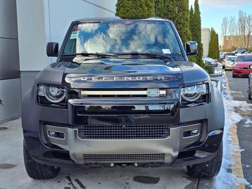 2025 Land Rover Defender 110 P400 X