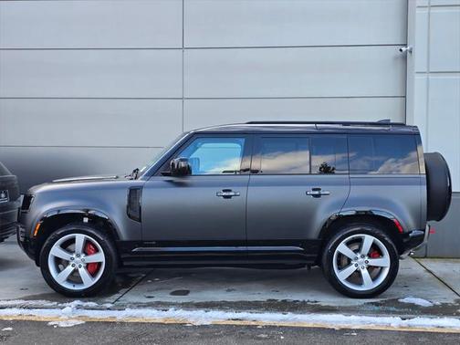 2025 Land Rover Defender 110 P400 X