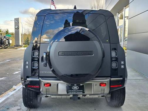 2025 Land Rover Defender 110 P400 X