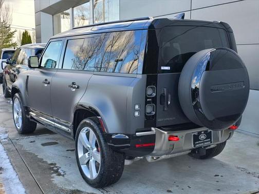 2025 Land Rover Defender 110 P400 X