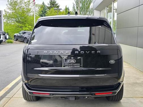2023 Land Rover Range Rover P530 SE