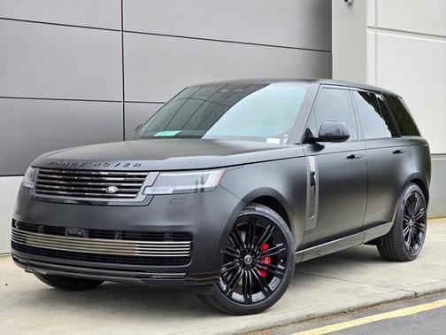 2025 Land Rover Range Rover P615 SV