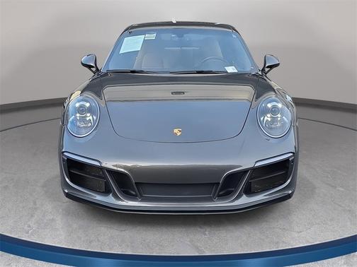 2019 Porsche 911 Carrera GTS