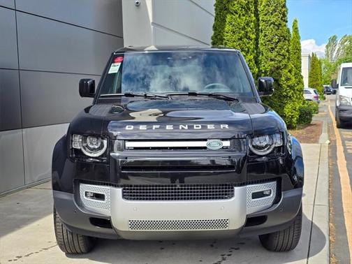 2025 Land Rover Defender 110 P300