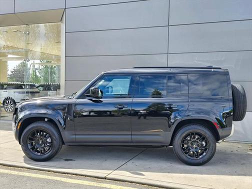 2025 Land Rover Defender 110 P300