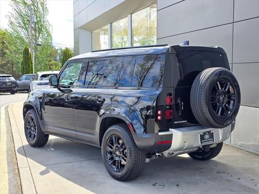 2025 Land Rover Defender 110 P300