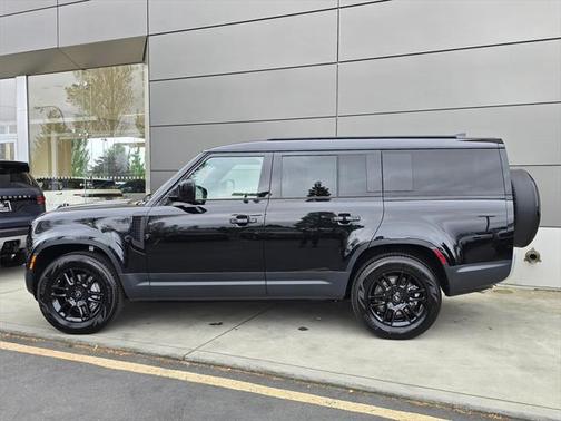 2025 Land Rover Defender 130 P400 S