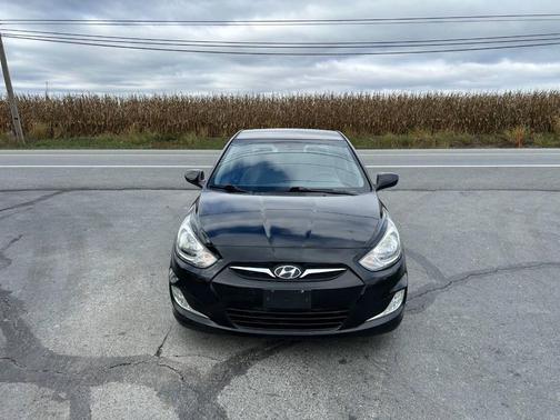 2012 Hyundai Accent SE