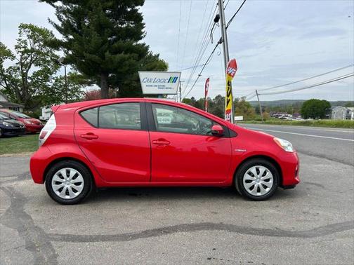 2013 Toyota Prius c Three