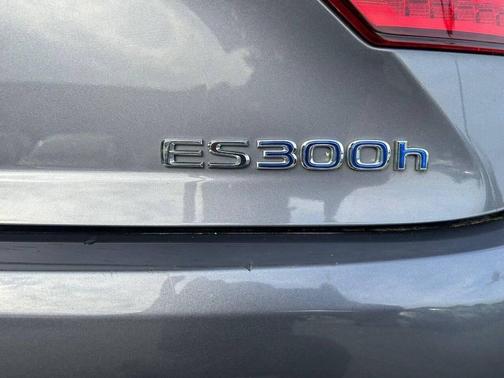 2013 Lexus ES 300h Base