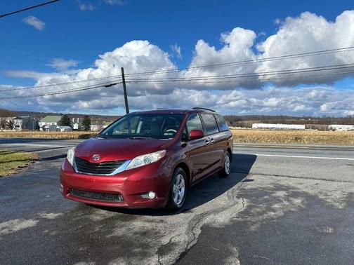 2013 Toyota Sienna LE