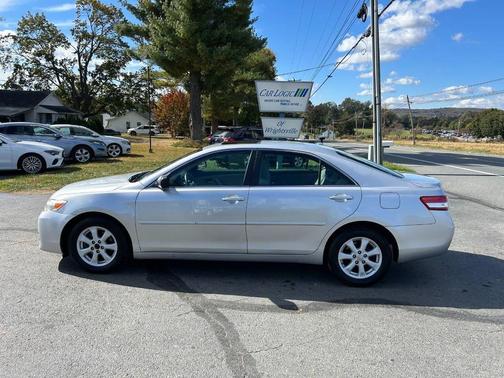 2010 Toyota Camry LE