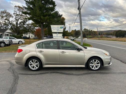 2014 Subaru Legacy Base
