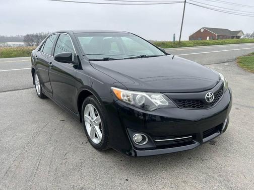 Attitude Black Metallic 2014 Toyota Camry SE