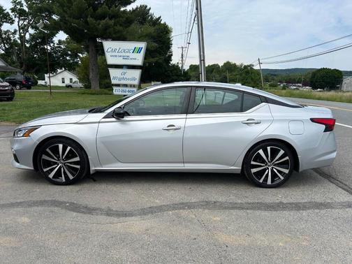 Brilliant Silver Metallic 2020 Nissan Altima SR FWD