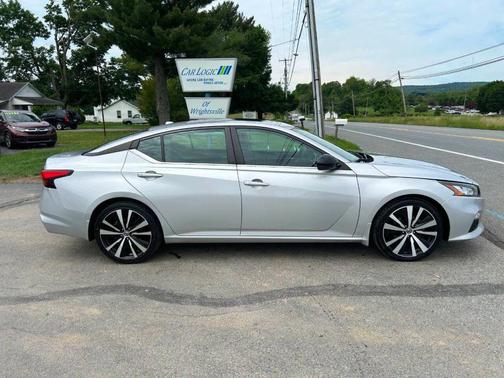Brilliant Silver Metallic 2020 Nissan Altima SR FWD
