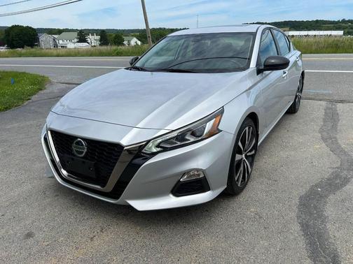 Brilliant Silver Metallic 2020 Nissan Altima SR FWD
