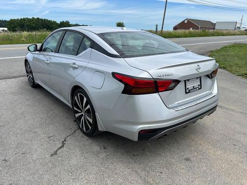 Brilliant Silver Metallic 2020 Nissan Altima SR FWD