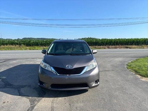 2014 Toyota Sienna LE