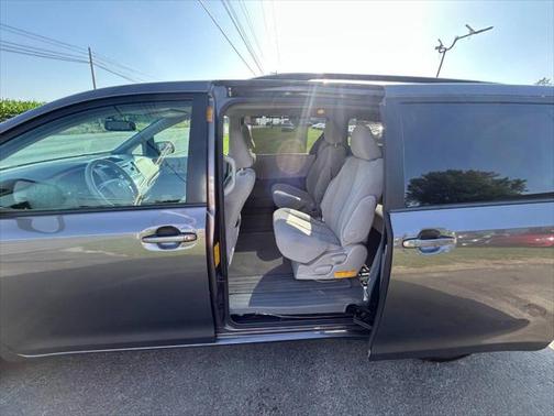 2014 Toyota Sienna LE