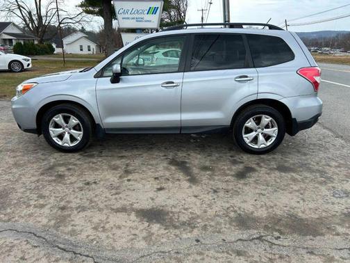 Ice Silver Metallic 2014 Subaru Forester 2.5i Premium