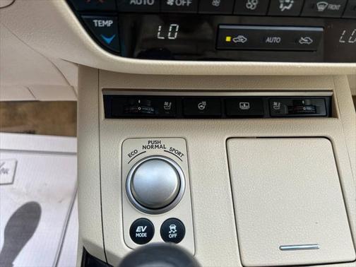 2014 Lexus ES 300h Base