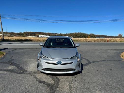 2016 Toyota Prius Three