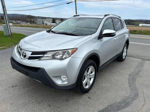 Classic Silver Metallic 2014 Toyota RAV4 XLE