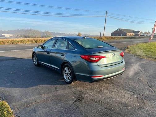 2016 Hyundai SONATA SE