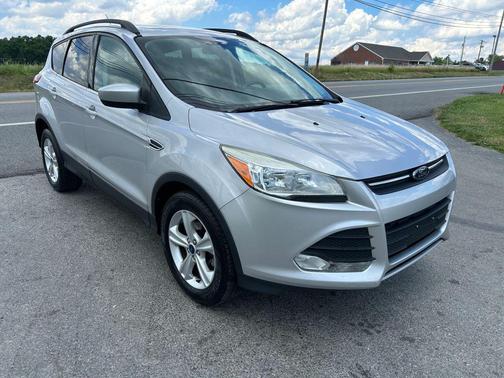 Ingot Silver Metallic 2014 Ford Escape SE