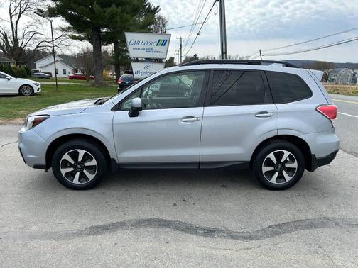 Ice Silver Metallic 2017 Subaru Forester 2.5i Premium