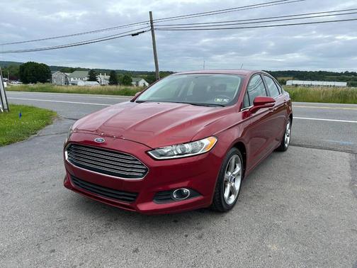 Red 2013 Ford Fusion SE