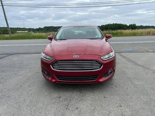 Red 2013 Ford Fusion SE