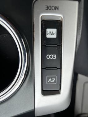 2014 Toyota Prius v Five