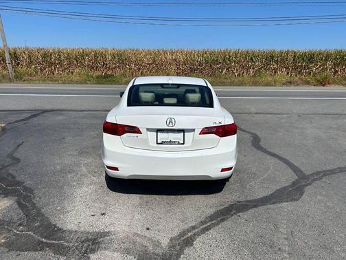 2013 Acura ILX 2.0L w/Premium Package