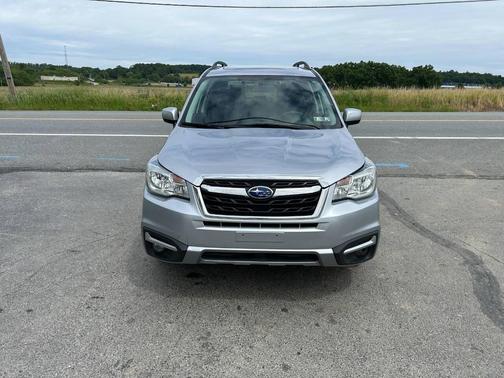 Ice Silver Metallic 2017 Subaru Forester 2.5i Premium