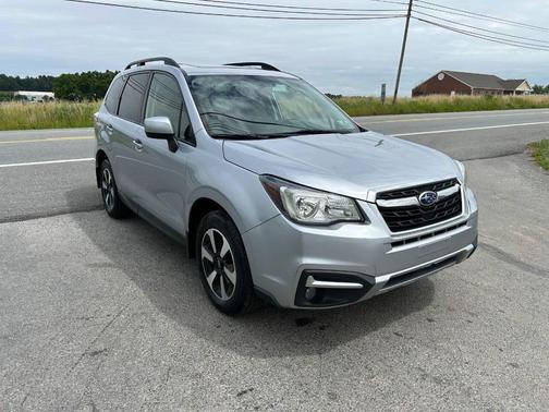 Ice Silver Metallic 2017 Subaru Forester 2.5i Premium