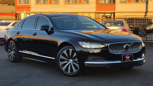 Black 2023 Volvo S90 B6 Plus