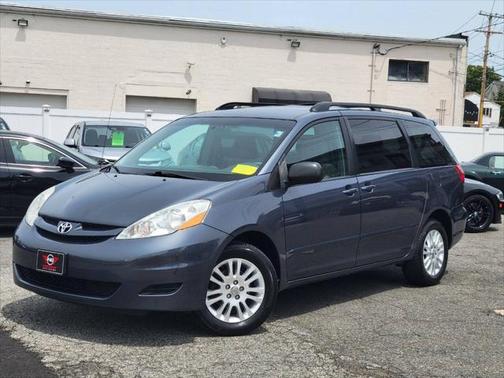 2010 Toyota Sienna LE