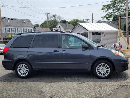 2010 Toyota Sienna LE