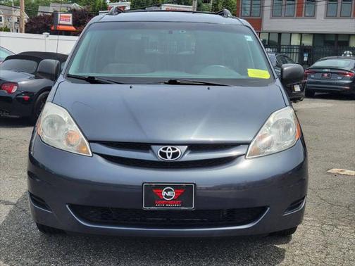2010 Toyota Sienna LE