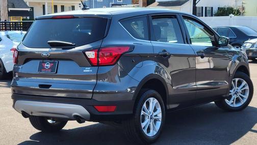Magnetic Metallic 2019 Ford Escape SE