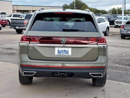 2025 Volkswagen Atlas 2.0T SE w/Technology