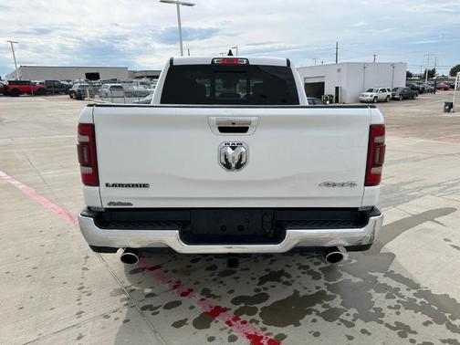 Bright White Clearcoat 2022 RAM 1500 Laramie