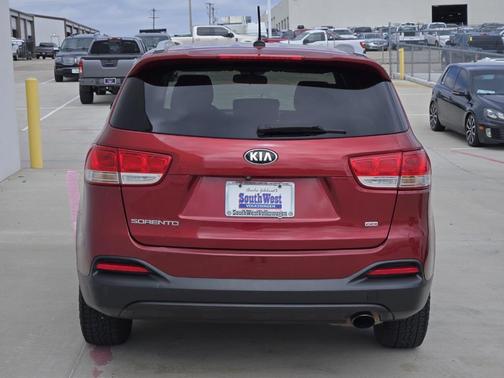 2016 Kia Sorento LX