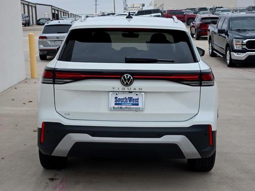 2026 Volkswagen Tiguan 2.0T SE
