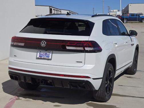 2025 Volkswagen Atlas Cross Sport 2.0T SEL R-Line Black