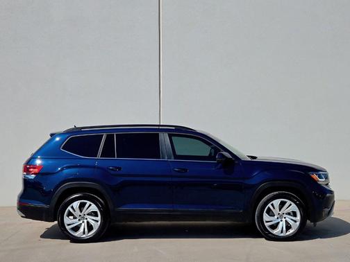 2022 Volkswagen Atlas 3.6L SE w/Technology