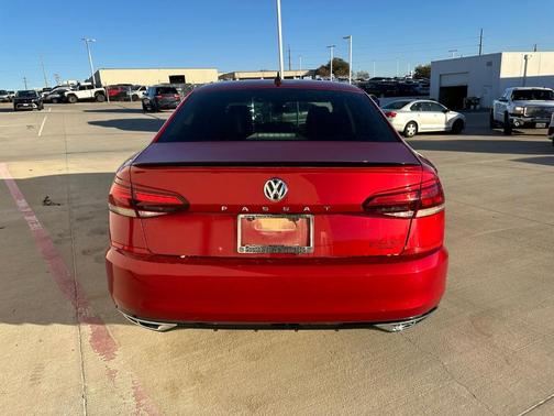 2020 Volkswagen Passat 2.0T R-Line