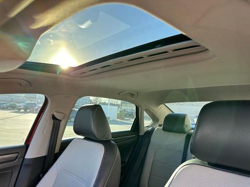 2020 Volkswagen Passat 2.0T R-Line